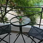 Excelente Departamento Con Balcon A La Calle Sobre Avenida